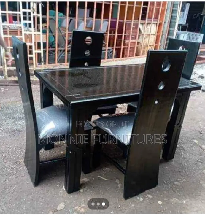 Black Dinning Table
