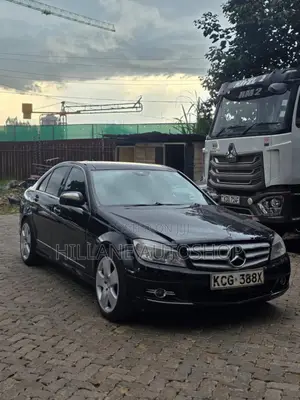 Mercedes-Benz C200 2010 Black