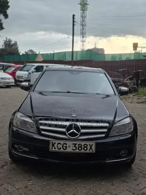 Mercedes-Benz C200 2010 Black