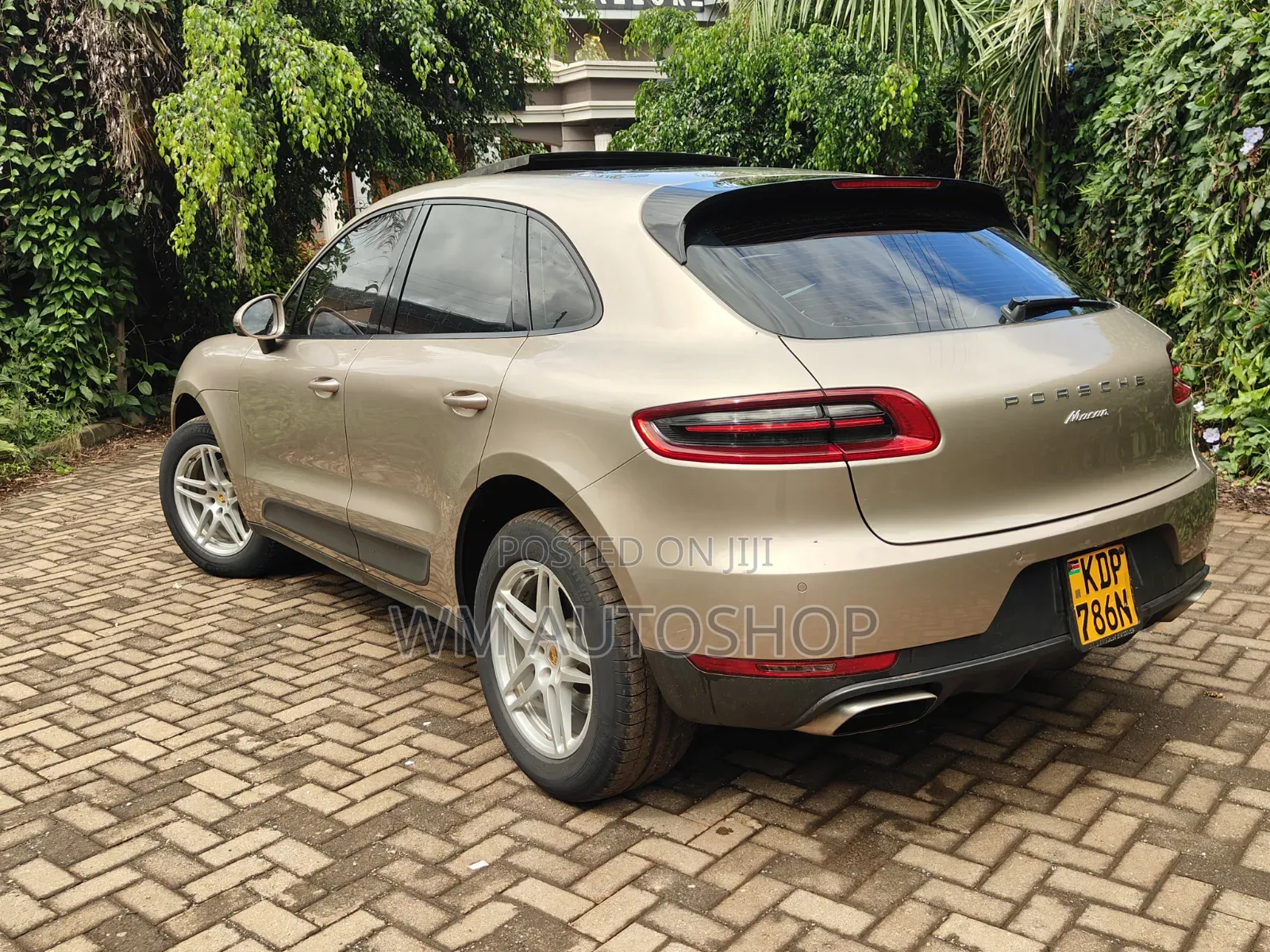 Porsche Macan Turbo 2017 Beige