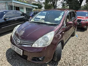 Nissan Note 1.4 2010 Purple