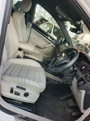 Volkswagen Golf 2019 White