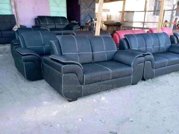 Black Sofa 5 Seaters - main view