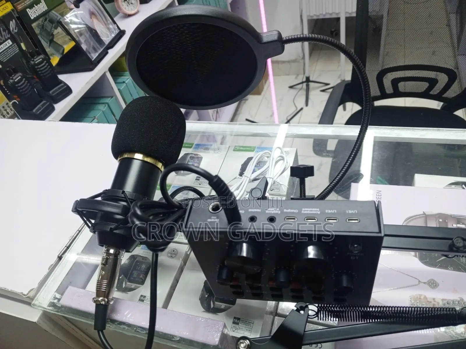 Professional Bm-800 Condenser Mic Podcast Recording Kit