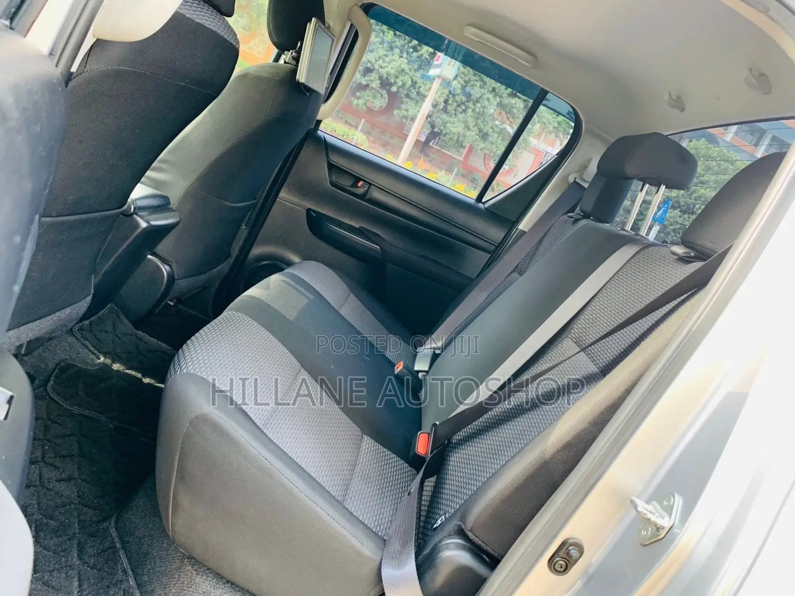 Toyota Hilux 2019 Silver