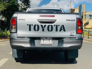 Toyota Hilux 2019 Silver
