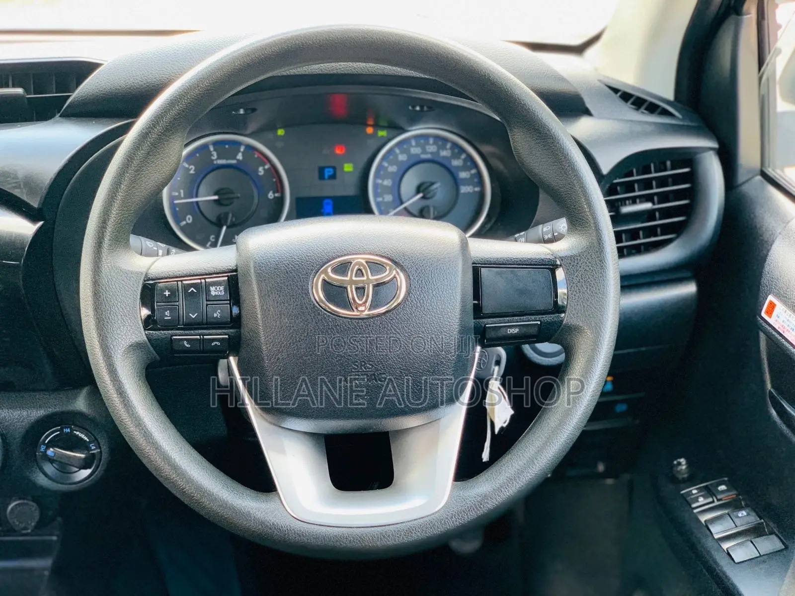 Toyota Hilux 2019 Silver
