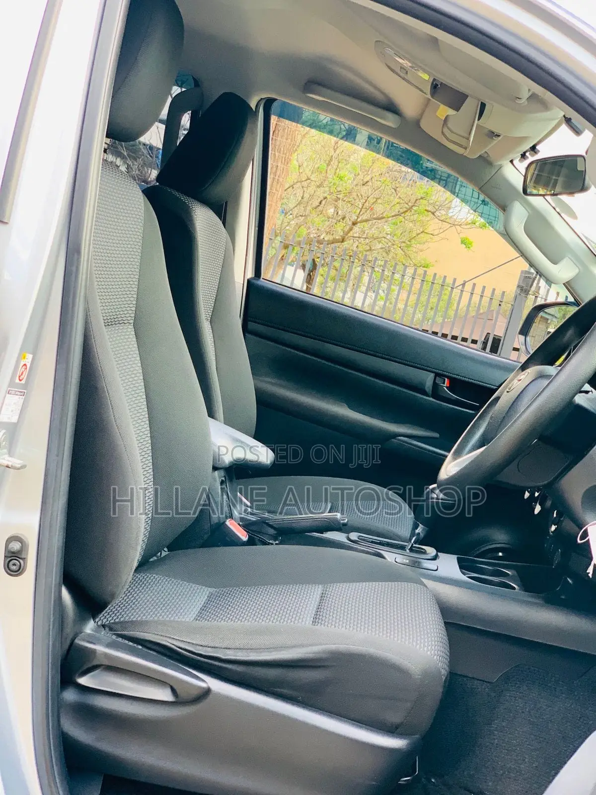 Toyota Hilux 2019 Silver