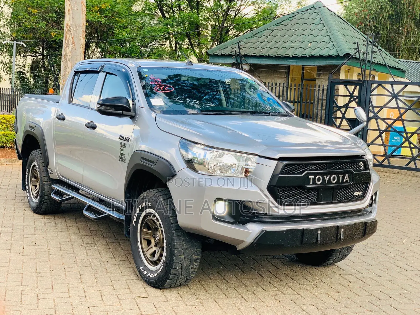 Toyota Hilux 2019 Silver