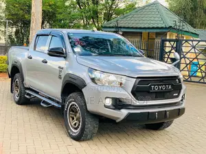 Toyota Hilux 2019 Silver