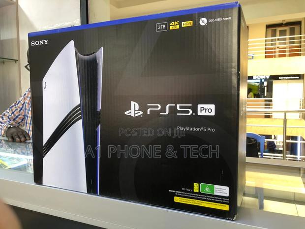 Playstation 5 Pro 2tb - thumbnail 3