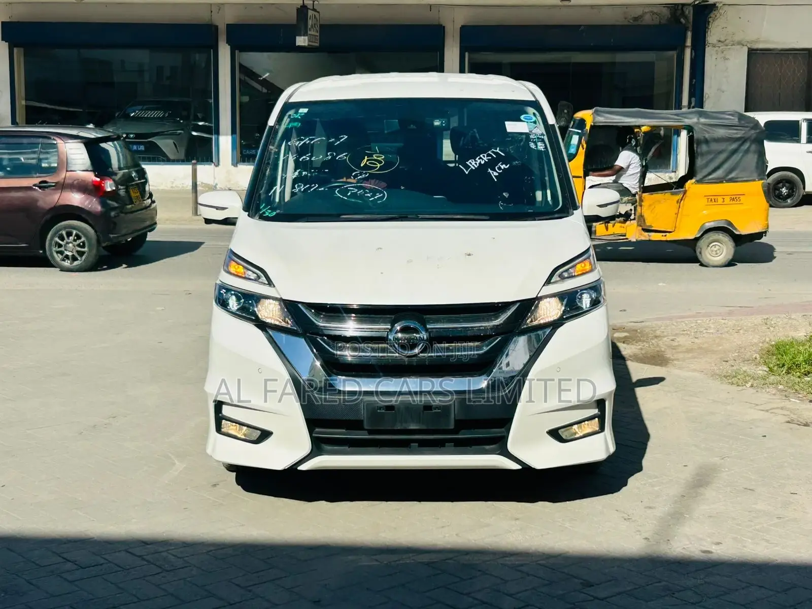 Nissan Serena 2019 White