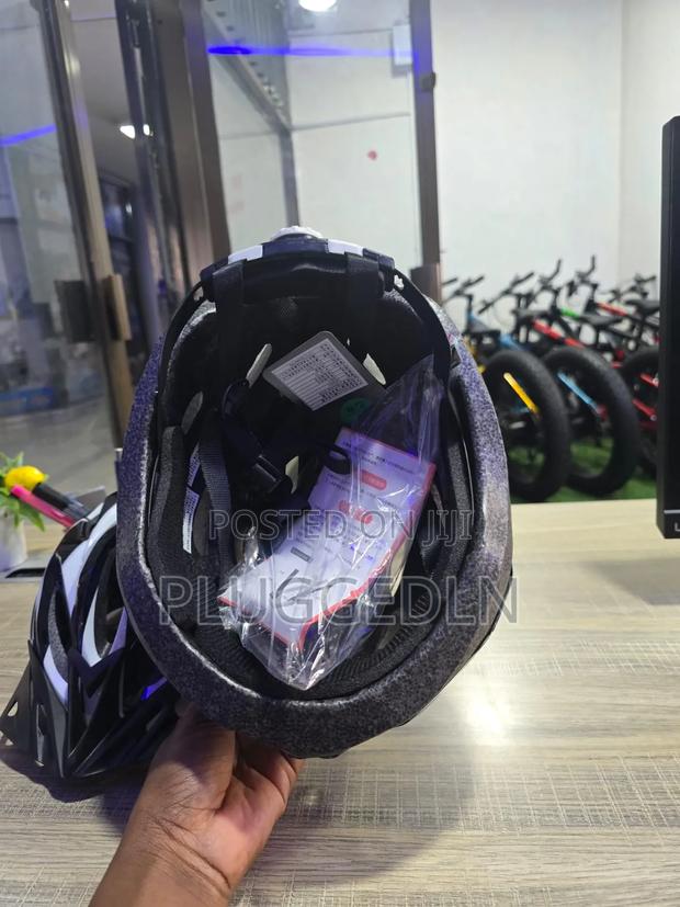 Bicycle Helmets - thumbnail 4