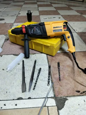 Multipurpose Dewalt Rotary Hammer Drill Set 240 Volt 800 Watts 2 Chunk