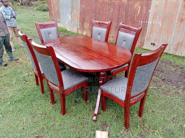 It's a Dining Table With 6 Chairs