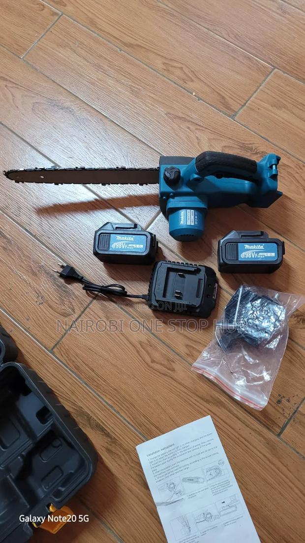 Makita 12" Chainsaw - thumbnail 2