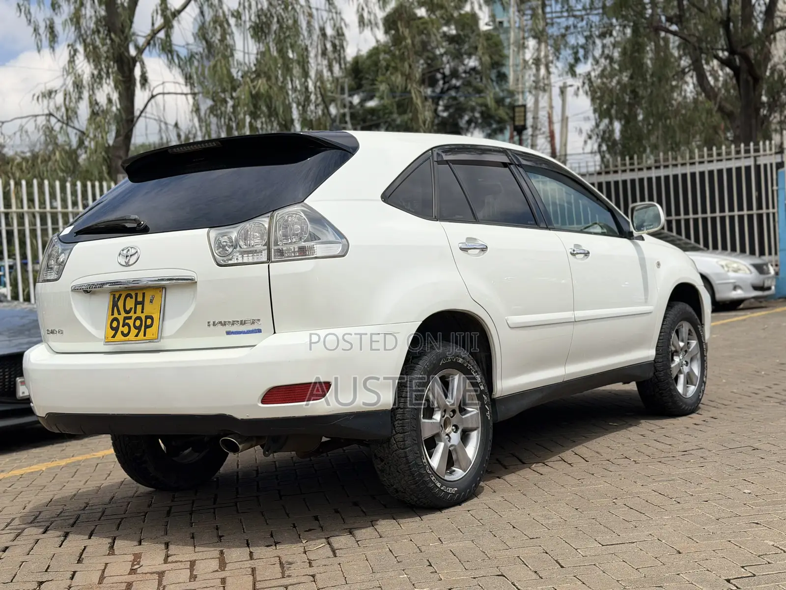 Toyota Harrier 2009 White