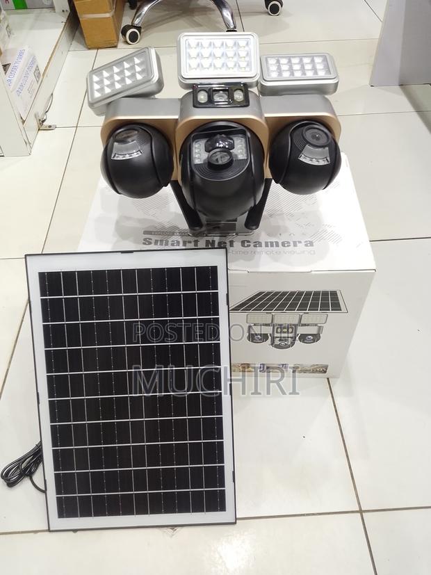 4g PTZ Triple Lens Multi Screen CCTV Camera With Solar Floodlight