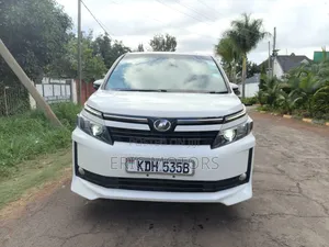 Toyota Voxy 2015 White