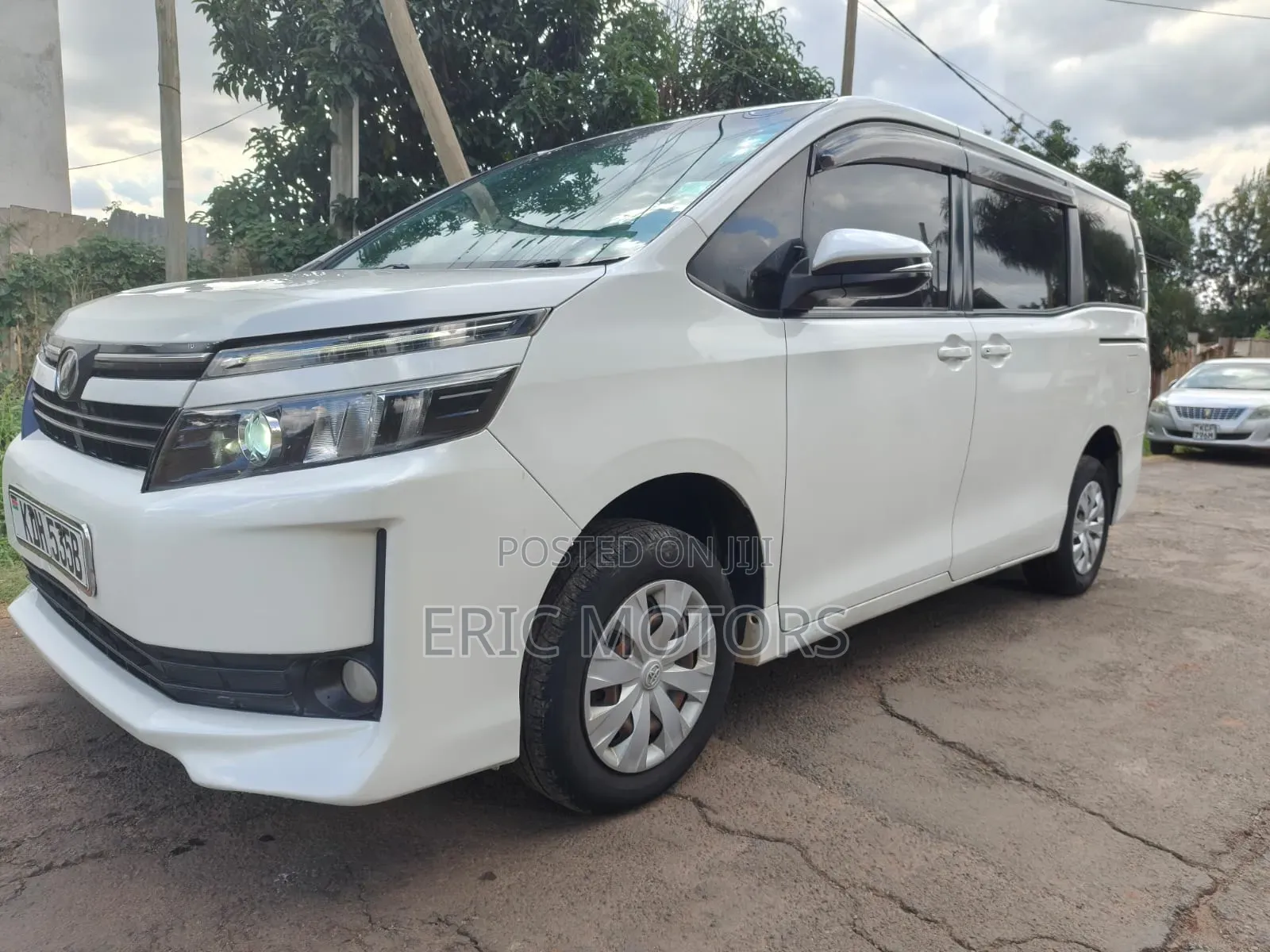Toyota Voxy 2015 White