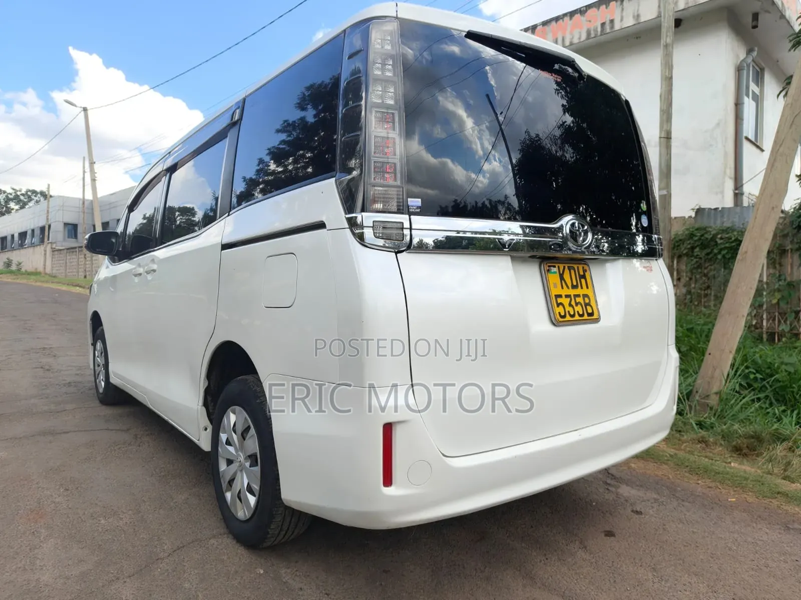 Toyota Voxy 2015 White