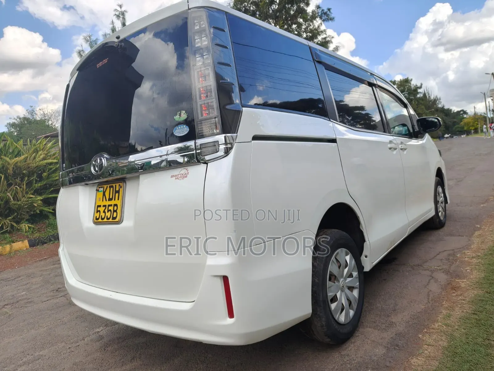 Toyota Voxy 2015 White