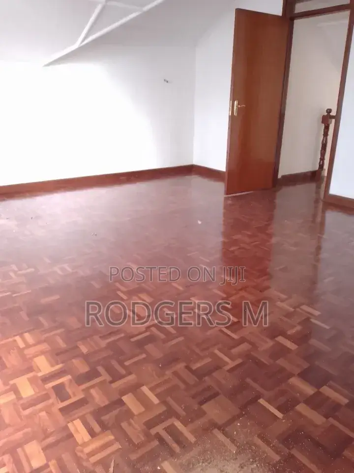 4bdrm Townhouse / Terrace in Muthangari for rent