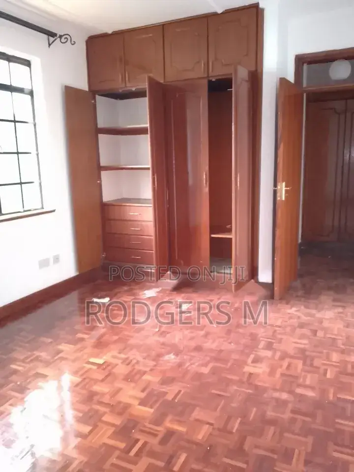 4bdrm Townhouse / Terrace in Muthangari for rent