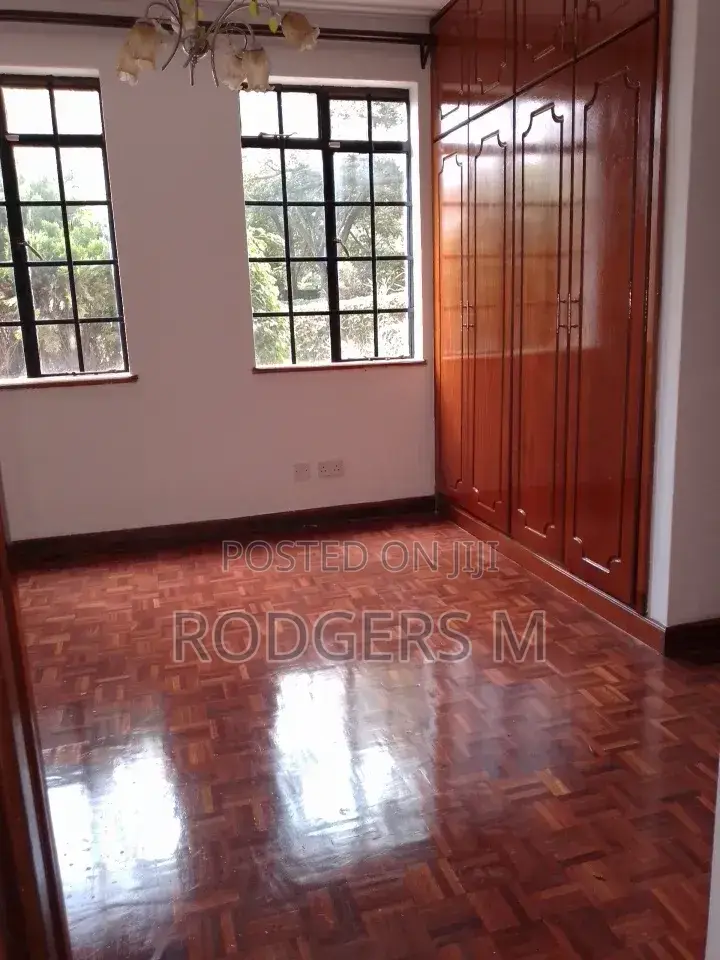 4bdrm Townhouse / Terrace in Muthangari for rent