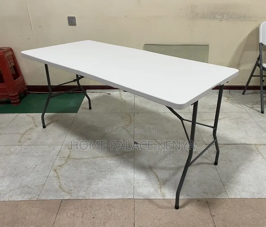 Outdoor Table: Portable Plastic Folding Dining Table