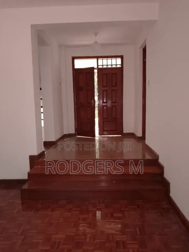 4bdrm Townhouse / Terrace in Muthangari for rent