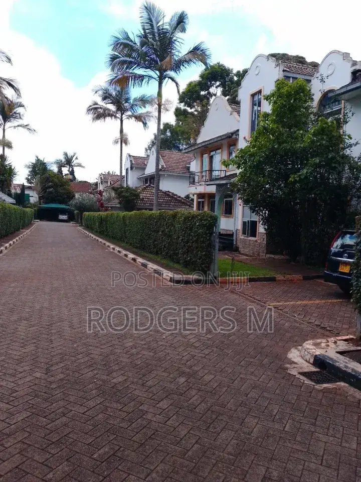 4bdrm Townhouse / Terrace in Muthangari for rent