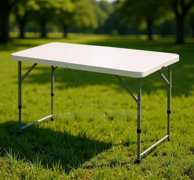 Outdoor Table: Portable Plastic Folding Dining Table - thumbnail 4