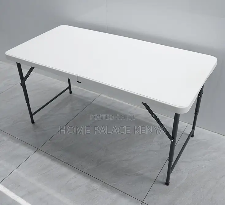 Outdoor Table: Portable Plastic Folding Dining Table