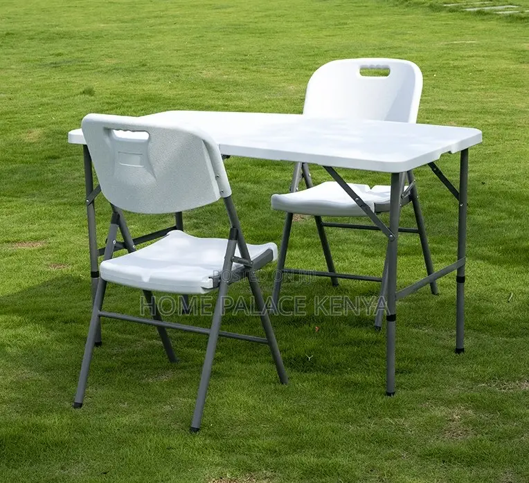 Outdoor Table: Portable Plastic Folding Dining Table