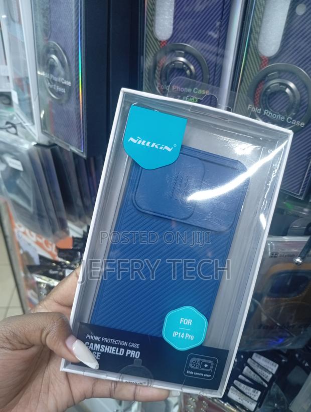 iPhone 14 Pro in Blue Classic Diagonal Textured Design - thumbnail 2