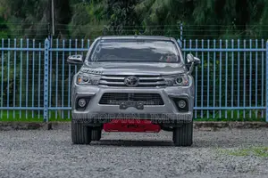 Toyota Hilux 2019 Silver