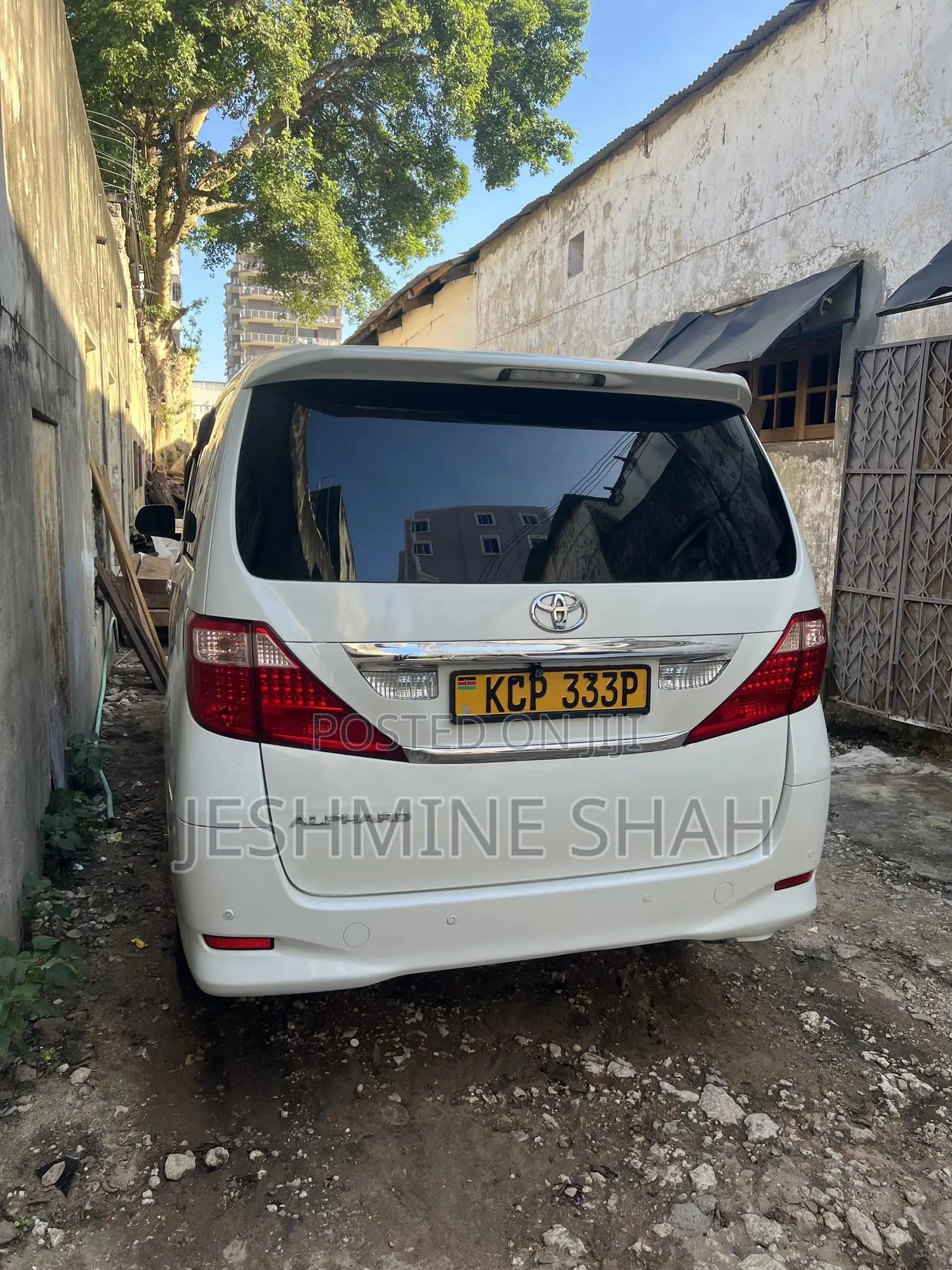 Toyota Alphard 2.4 Petrol FWD 2010 White