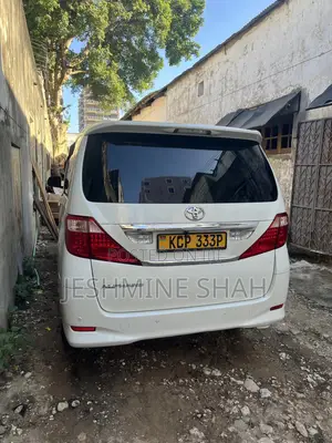 Toyota Alphard 2.4 Petrol FWD 2010 White