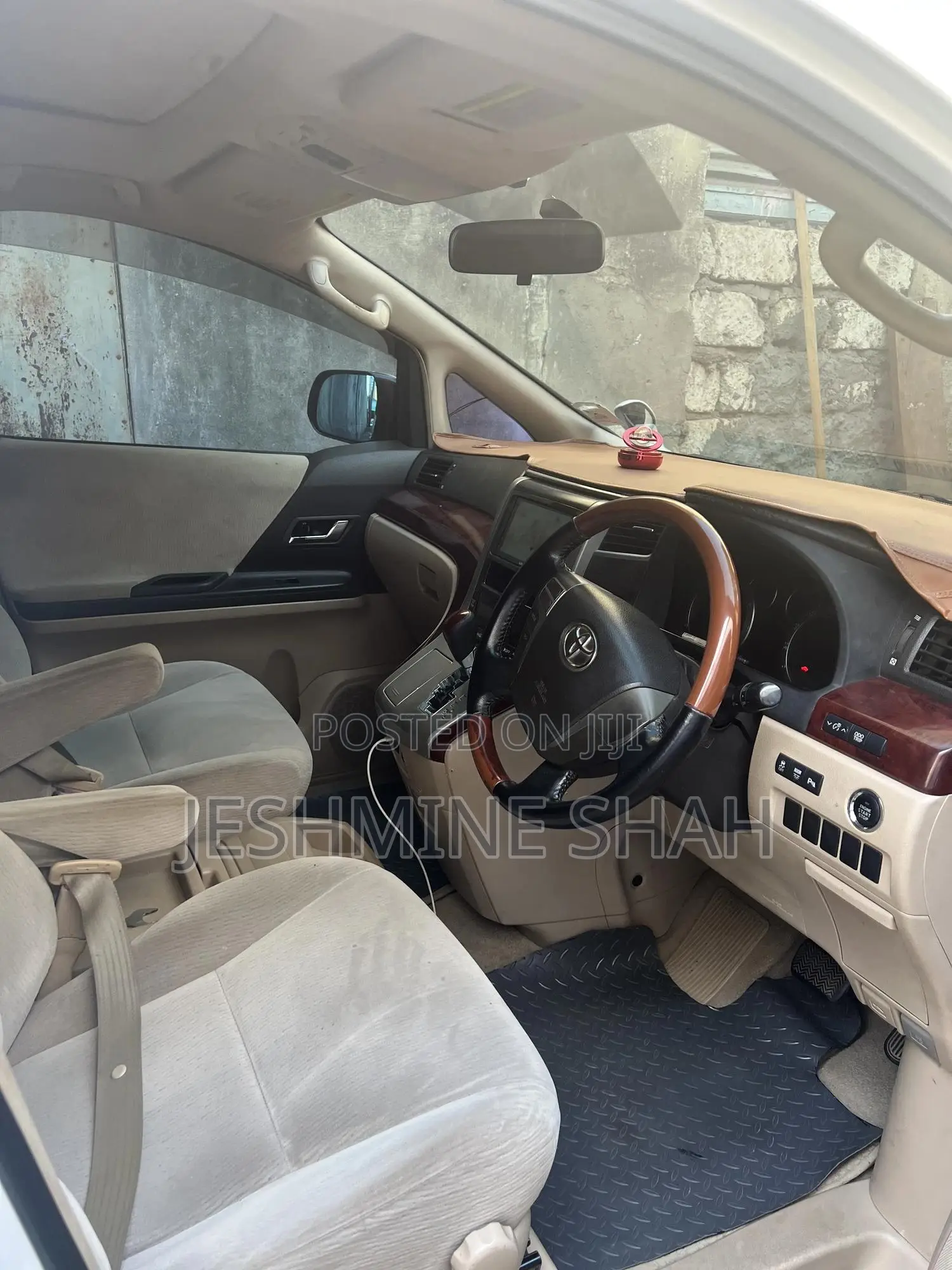 Toyota Alphard 2.4 Petrol FWD 2010 White