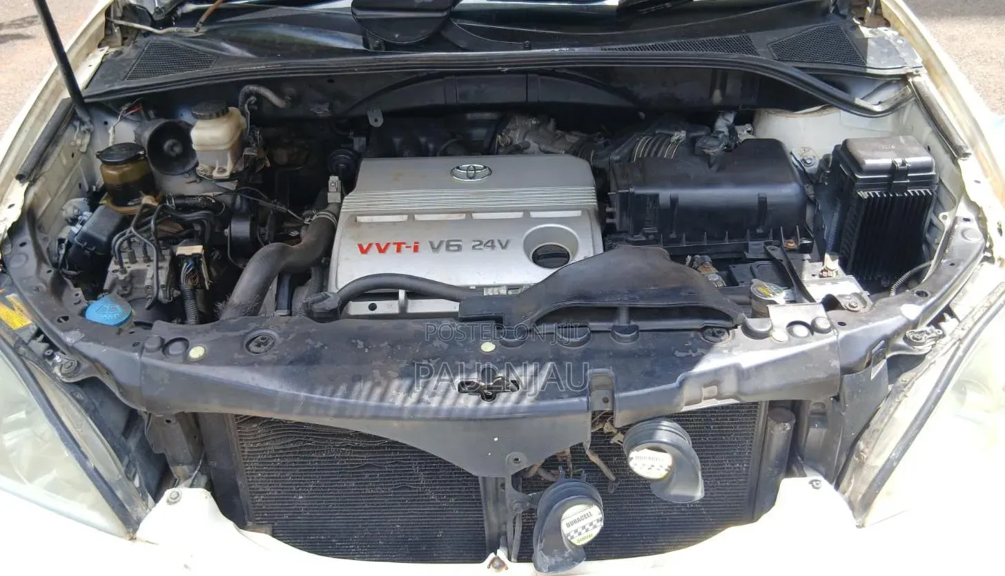 Toyota Harrier 2003 White