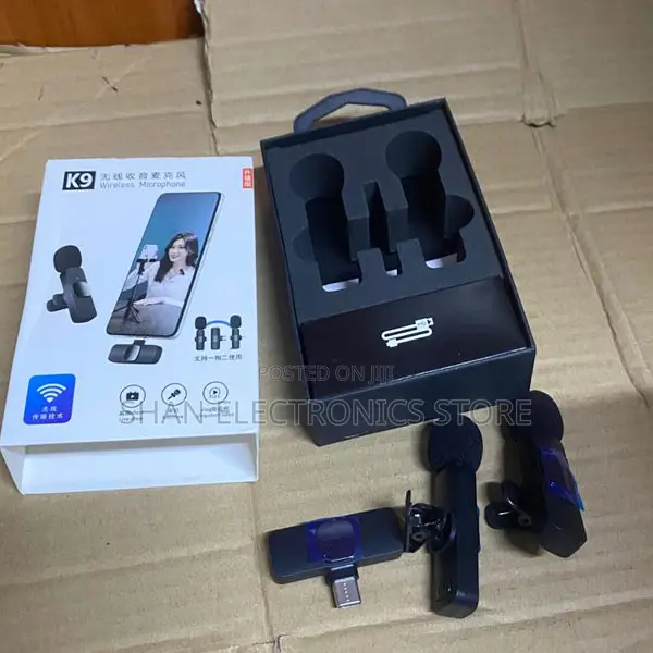 -Black Wireless Mini Microphone for Live Streaming