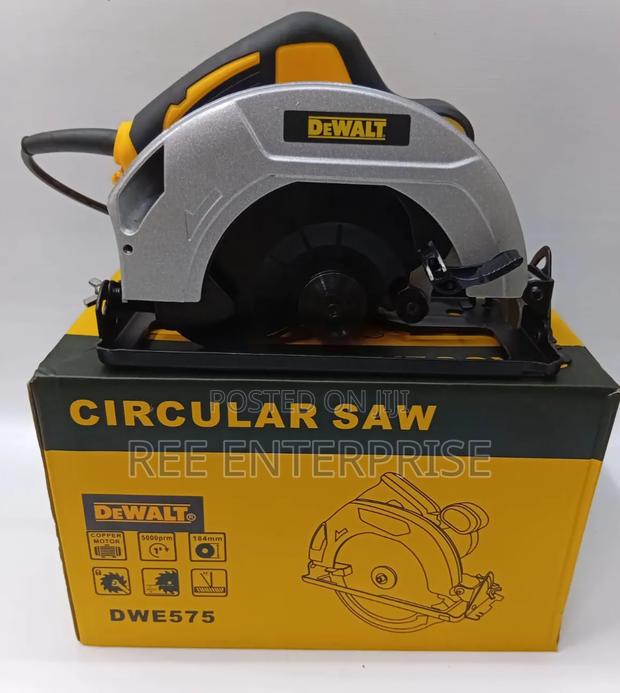 Dewalt Circular Saw Machine
