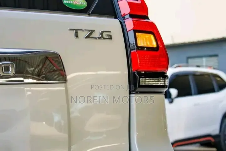 Toyota Land Cruiser Prado 2.8 2019 Pearl