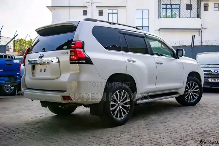 Toyota Land Cruiser Prado 2.8 2019 Pearl