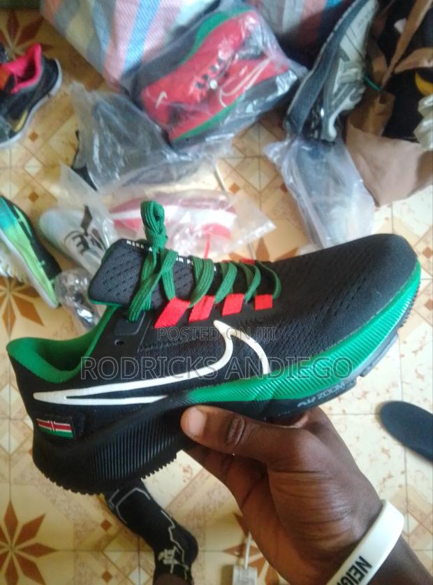 Team Kenya Nike Zom Sneakers - thumbnail 2