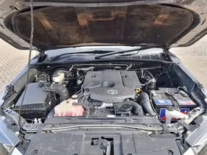 Toyota Hilux 2022 Gold