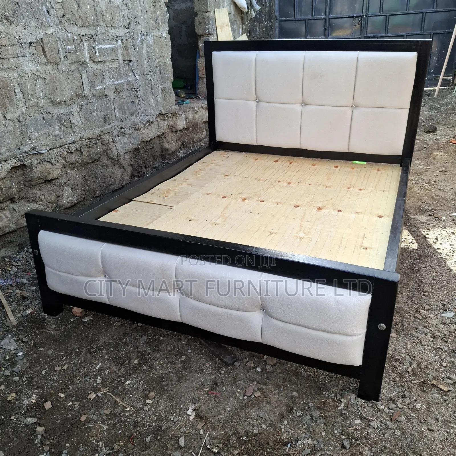Cosistent Modern Mocket Beds on Offer!