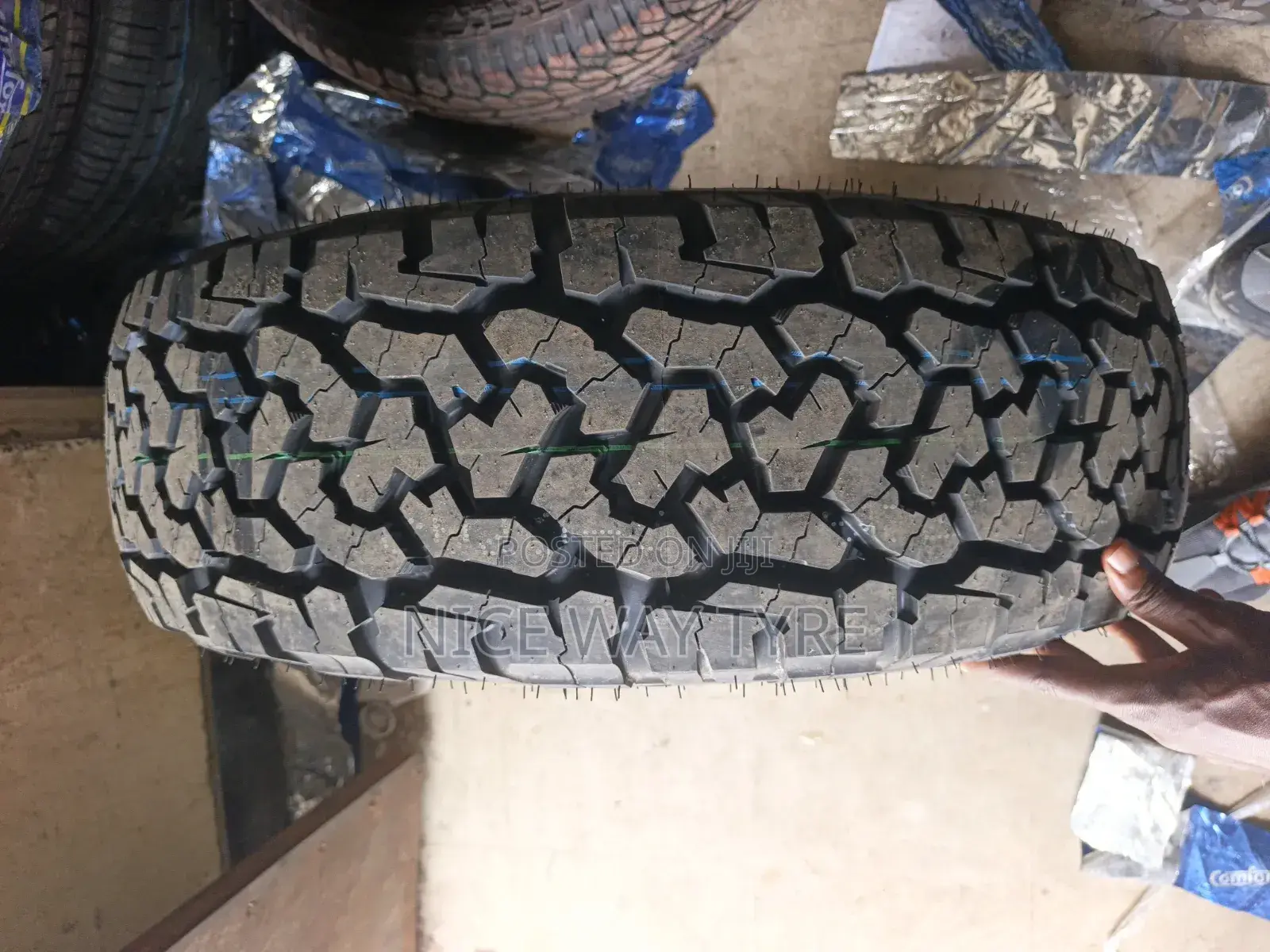 215/75r15 Comforser Cf1100