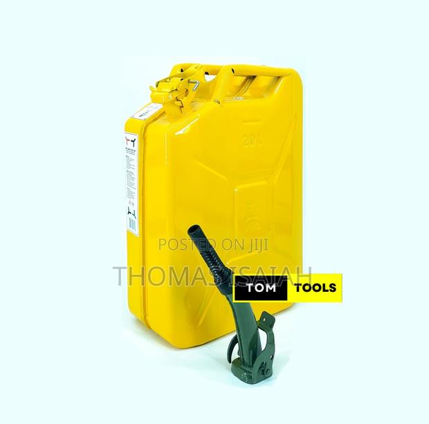Heavy 20l Metal Fuel Jerry Can With Spout Nozzle